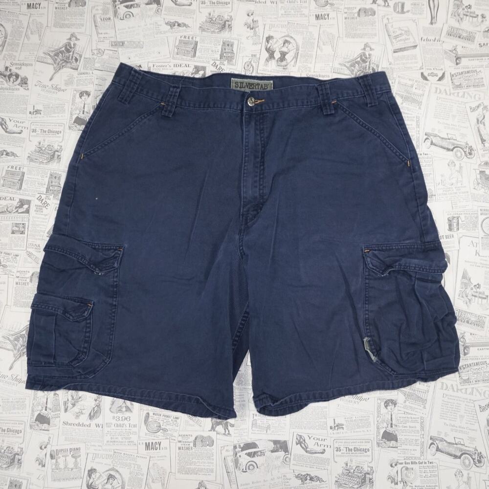 42 - Vintage Y2K Levi's performance shorts